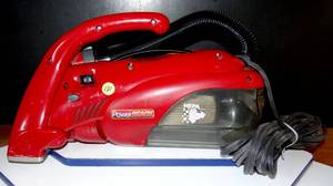 lot 131 image: DIRT DEVIL HAND HELD POWER REACH VACUUM SYSTEM - WORKS