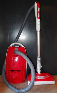 lot 136 image: BIG $ ITEM - KENMORE TrueHepa Progressive 116.21714111 Canister Vacuum Cleaner - Works Great