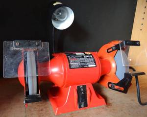 lot 158 image: BLACK & DECKER 9407 6 BENCH DUAL GRINDER WITH LIGHT - TESTEDWORKS $$$