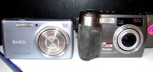 lot 171 image: LOT OF 2 - VINTAGE KODAK FILM CAMERAS