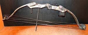 lot 182 image: COMPOUND BOW AS SHOWN