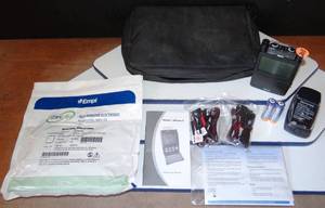 lot 203 image: ULTIMA 5 TENS UNIT - COMPLETE IN STORAGE BAG (WORKS)