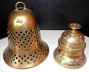 lot 206 image: BRASS CANLE & INCENSE HOLDERS - MADE IN INDIA