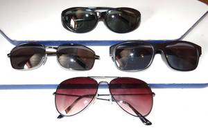 lot 211 image: COLLECTION OF MENS SUNGLASSES AS SHOWN