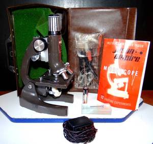 lot 215 image: VINTAGE JASON EMPIRE MODEL 707 ELECTRIC MICROSCOPE WITH ACCESSORIES & MANUAL IN ORIGINAL CASE