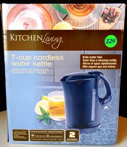lot 224 image: Kitchen Living 7-Cup Cordless Water Kettle