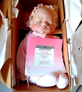 lot 230 image: Ashton Drake Its A Girl 1993 Realistic Newborn By Joyce Wolf $$$