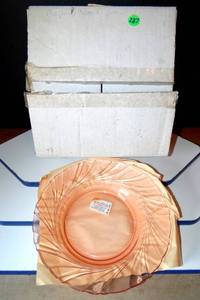 lot 237 image: DeVERECO BEAU RIVAGE COLORED PLATES - SET OF 8