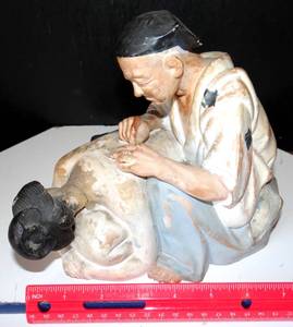 lot 244 image: HEAVY CERAMIC VINTAGE ASIAN THEMED TATTOO ARTIST