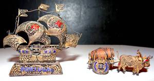 lot 260 image: DETAILED MINATURE BRASS FIGURES - AMAZING DETAIL (PORTUGAL FLAG SHIP & OX AND CART)