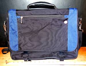 lot 294 image: FORAY LAPTOP STYLE STORAGE BRIEFCASE BAG