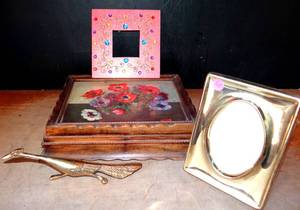 lot 310 image: NICE ASSORTMENT OF BRASS, WOODEN STORAGE BOX & DECORATIVE FRAME