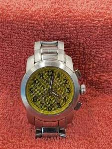 lot 75 image: Mens watch by Invicta -