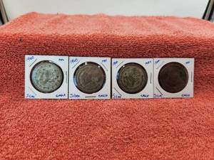 lot 153 image: Vintage Mexican Silver Dollars-Pesos - 4-1960 coins