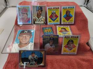 lot 81 image: Selection of Baseball cards