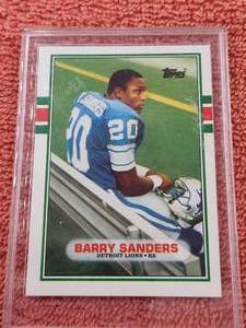 lot 76 image: 1989 Topps Barry Sanders rookie card
