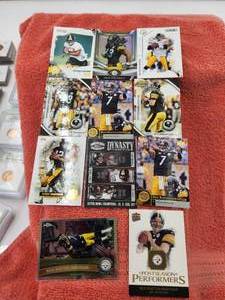 lot 78 image: Selection of Pittsburgh Steelers football cards