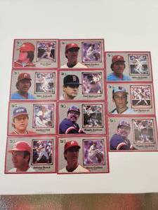 lot 92 image: Selection of 1983 Donruss large size baseball cards