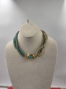lot 157 image: Very nice necklace, can be flipped over for different stone color