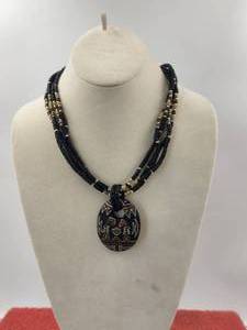 lot 165 image: Very nice necklace - multiple strands