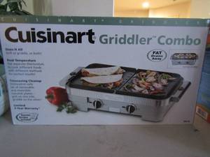 lot 40 image: New Cuisinart  Griddler Combo