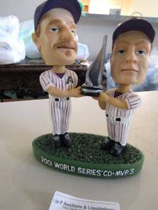 lot 61 image: 2001 World Series baseball bobble heads NEW