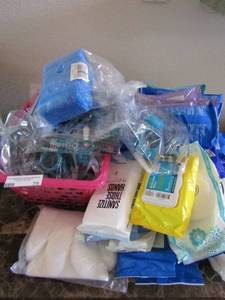 lot 75 image: Medical supplies-Lot of infinity feeding pump kits and adult wipes
