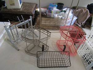 lot 100 image: 5 metal wine racks and towel hanging soap holder basket