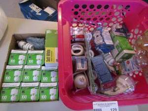 lot 129 image: Light bulbs- some unopened TCP spring light 23w, soft white 40 w