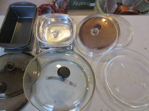 lot 156 image: Assorted pot glass lids, 3 bread pans and microwave plates