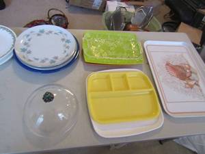lot 162 image: Nasko china plates x 4 and Correll plates and platters
