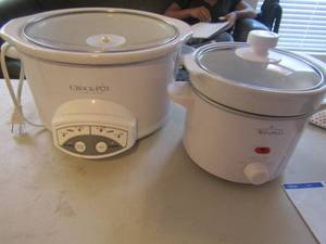 lot 173 image: 3 setting rival crock pot and large multi setting crock pot