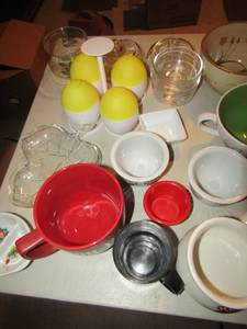 lot 183 image: Coffee cups, egg poachers, candy dishes, soup bowls