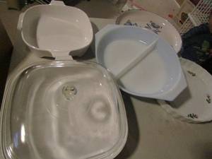 lot 191 image: 1 covered footed Corning Ware bowl, 1 footed Corning Ware bowl, blue Pyrex divided dish   rose platter
