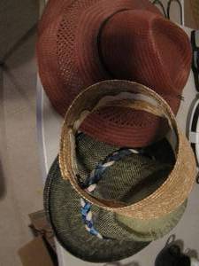 lot 192 image: Lot of womens sunhats