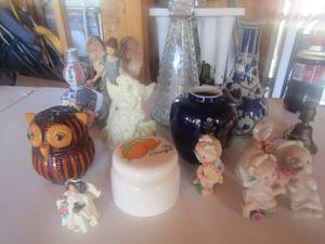 lot 199 image: Home dcor- angels, cannisters, wicker owl and vases