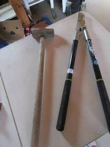 lot 15 image: LIMB trimmers and sledge hammers