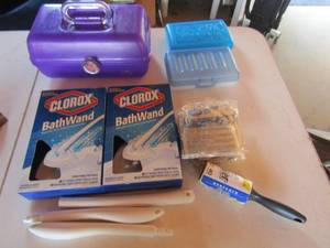 lot 18 image: Lint roller, storage pencil box, 2 NEW Clorox bath works with replacement head
