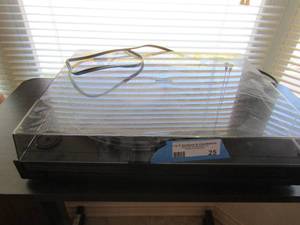 lot 25 image: Kerwood table top turntable works
