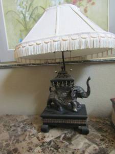 lot 221 image: Vintage iron elephant lamp with shade