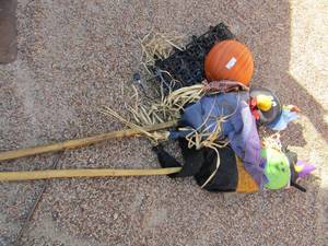 lot 242 image: Halloween lot- 2 scarecrows spider web plastic yard gate