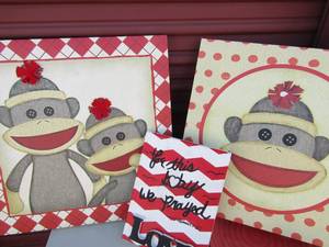 lot 247 image: Lot of 3 canvas art -monkey 18x18, 2 monkeys 20x20 and bible verse 12x9