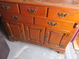 lot 254 image: Chest 2 bottom doors 3 top drawers 22x44x19