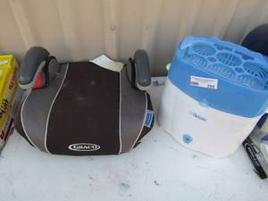 lot 268 image: Graco Booster seat and Dr. Brown bottle sanitizer
