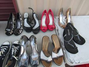 lot 281 image: 8 pair of womans shoes size 8