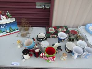 lot 282 image: Christmas lot- mailbox, assorted snowpersons, coffee cups