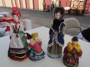 lot 40 image: Russian  nesting Dolls
