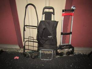 lot 66 image: Fold up rolling dolly and a cart for carrying items