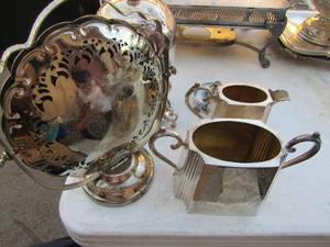 lot 85 image: Silver- sugarcreamer Bone & Fink 89 Cheapside London 1553, 3 tier folding platter, silver plated covered candy dish cross arrow 25798