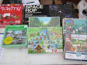 lot 95 image: Games- Space hop, Picwits, 5 puzzles